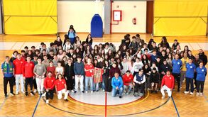 Rafael Guzzo e Alexandre Guedes visitam escola no Caniço
