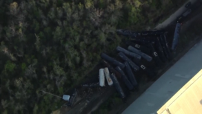 Imagens aéreas mostram descarrilamento de mais de duas dezenas de vagões nos EUA 