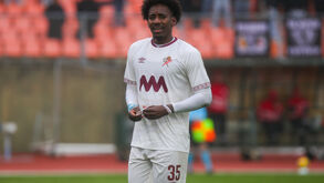 Bryan Róchez suspenso dois jogos