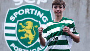 Martim Sousa, jovem promessa do Sporting, assina contrato de formação