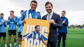 André Villas-Boas no Olival para assinalar o jogo 1.000 de Thiago Silva