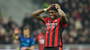Rafael Leão falha jogo do Milan por lesão