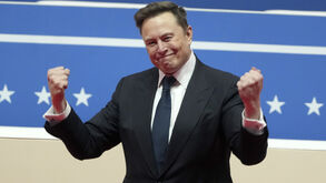 Musk tem uma fortuna acumulada de 661,1 mil milhões, de acordo com o Bloomberg Billionaires Index