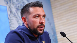 Francesco Farioli, treinador do FC Porto, durante conferência de imprensa