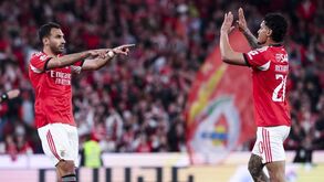 Pavlidis festeja com Richard Ríos