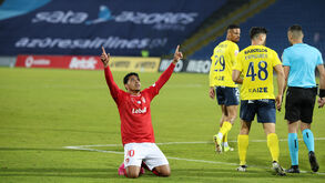 Vinícius festeja o golo decisivo