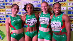  Seleção feminina bate recorde da estafeta 4x400 metros nos Mundiais de atletismo
