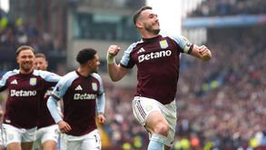 Jogadores do Aston Villa festejam frente ao West Ham