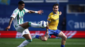 Diogo Bezerra (Rio Ave) e Ricard Sánchez (Estoril) 