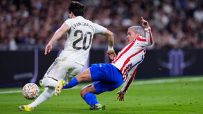 Fran García (Real Madrid) e Antoine Griezmann (Atlético Madrid)