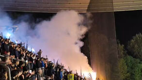 A tochada dos ultras do FC Porto durante o jogo com o Sp. Braga
