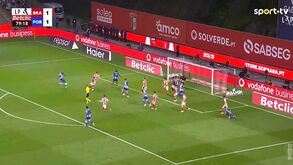 Fofana volta a ser talismã: médio do FC Porto confirmou reviravolta frente ao Sp. Braga com este 'tiro' seco