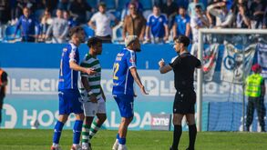 Protestos dos jogadores do Feirense junto a Vítor Ferreira
