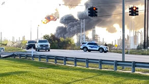 Explosão em refinaria no Texas obriga residentes a permanecerem a casa