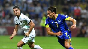 Dedic em ação pela seleção da Bósnia-Herzegovina
