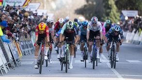 Volta à Catalunha: Ivo Oliveira lançou-se ao sprint mas foi Magnus Cort que venceu a 2.ª etapa 