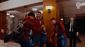 As imagens do encontro entre Paulinho e a comitiva da Seleção Nacional em Cancún