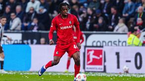 Johan Manzambi ao serviço do Friburgo