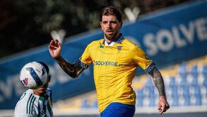 Xeka foi titular na receção do Estoril ao Rio Ave
