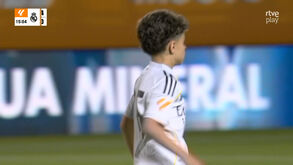 «Mas o que é isto? Que barbaridade!»: golo de miúdo do Real Madrid leva comentadores à loucura