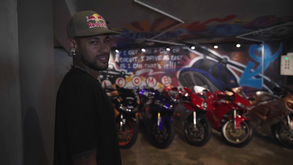Neymar na primeira pessoa em série no YouTube: «Faço coleção de motos mas não sei andar, tenho medo...»