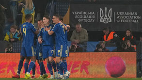 Gyökeres festeja golo marcado à Ucrânia