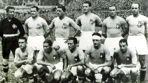 Jogadores da Itália posam para a foto antes da final do Mundial'1934 contra a Checoslováquia, em Roma