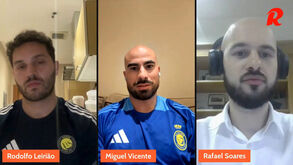 Técnico campeão pelo Al Nassr fala do impacto de CR7: «O autocarro do clube passa e há apitos constantes»