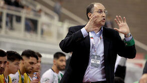 João Freitas Pinto no banco de suplentes do Eléctrico, equipa que orientou