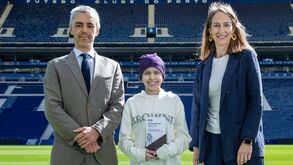 Luísa recebeu o prémio no relvado do Dragão