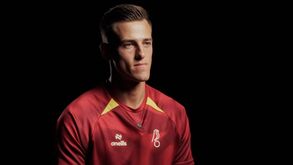 Vitek procura posição no Manchester United após serviço no Bristol City