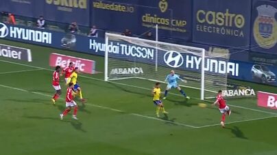 O golo de Ivanovic que deu o triunfo ao Benfica em Arouca no último suspiro