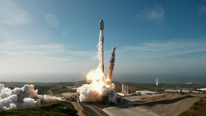 SpaceX lança foguete Falcon 9 na Florida  