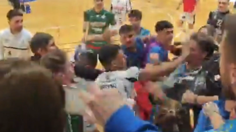 Jogador cedido pelo Sporting envolvido em cenas brutais de pancadaria num jogo de futsal em Espanha