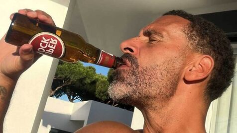 Rio Ferdinand a beber Super Bock