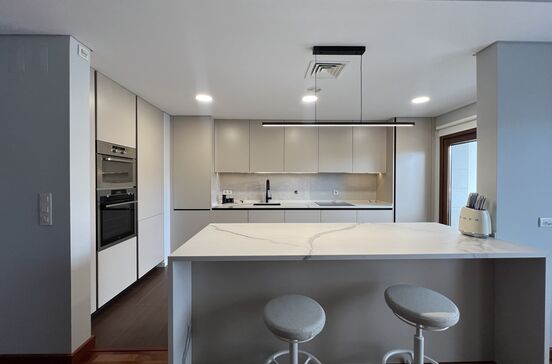 Cozinha moderna em Lisboa ou Porto, com design e foco na funcionalidade