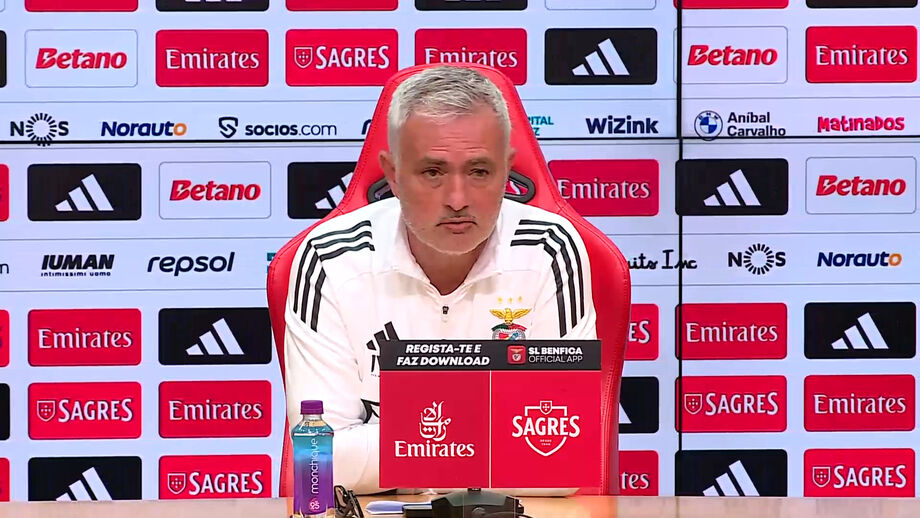 Jogador do Benfica pediu a camisola ao internacional brasileiro no final do Real Madrid-Benfica