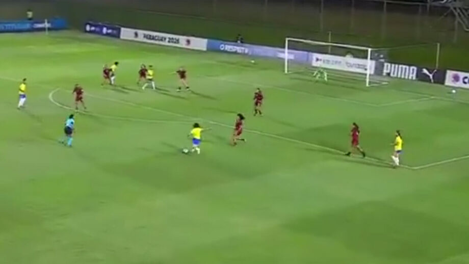 Clarinha aumentou a vantagem da seleção canarinha na final frente à Venezuela (2-0)