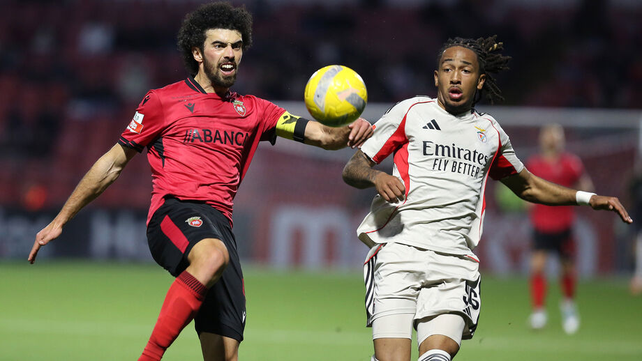 Momento do jogo entre Penafiel e Benfica B