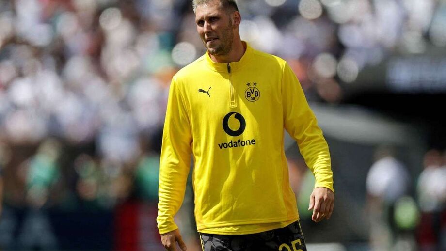 Süle, central do Borussia Dortmund, nega rumores sobre fim de carreira