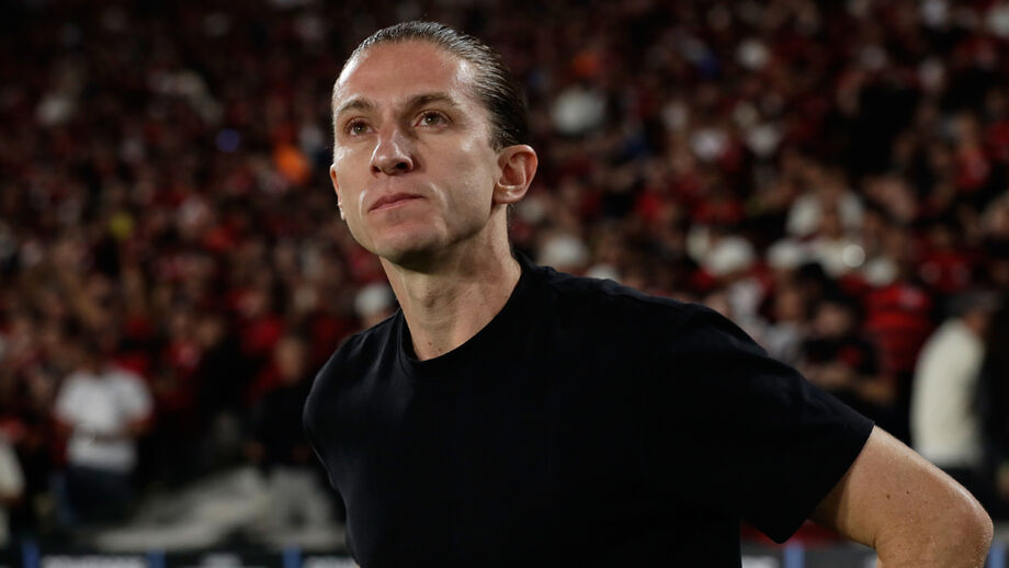 Filipe Luís não resistiu aos maus resultados e foi despedido do Flamengo