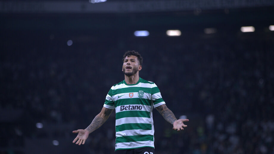 Luis Suárez levou um jogo de castigo pelo gesto de roubar