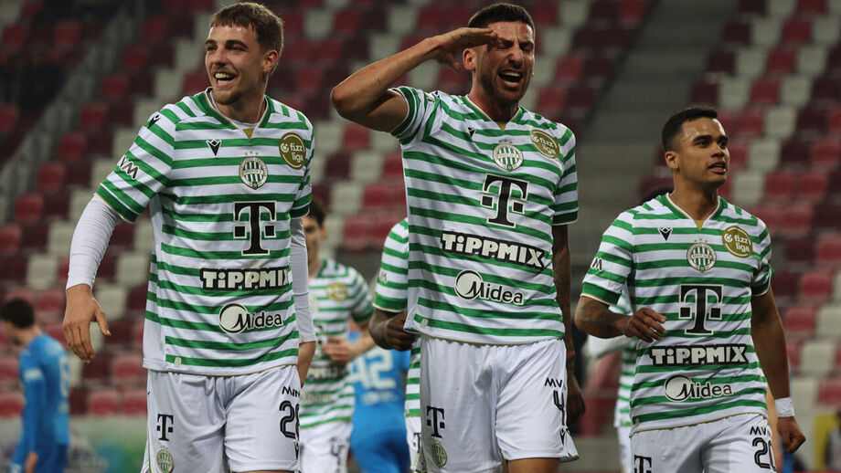Jogadores do Ferencváros a celebrar 