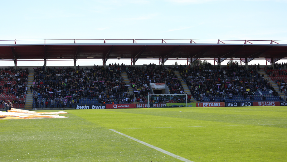 Vista geral do Estádio Engº Manuel Branco Teixeira