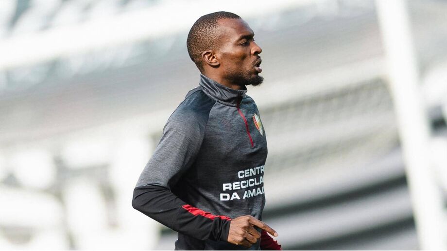 Bruno Langa em treino do E. Amadora