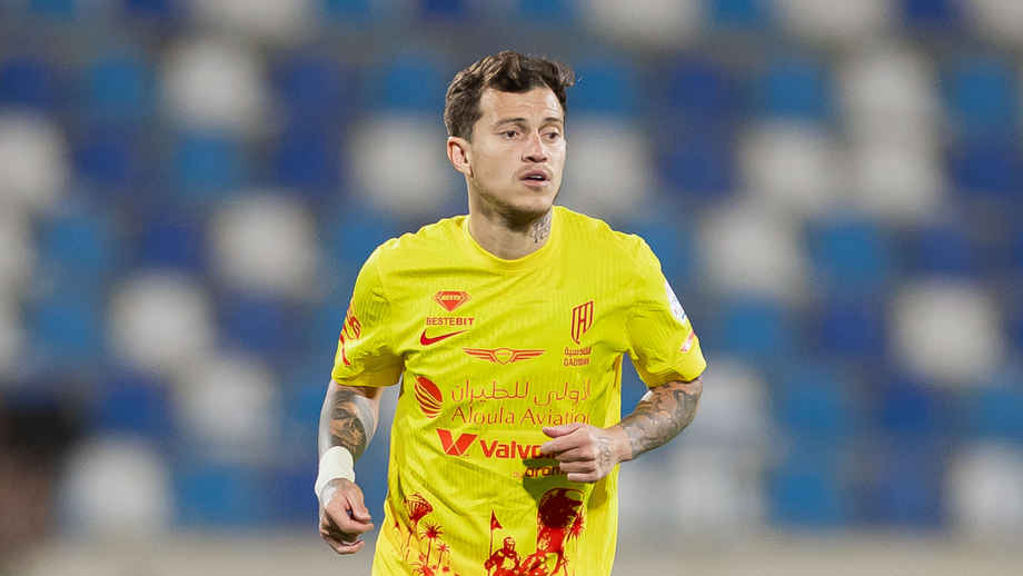 Otávio Monteiro com a camisola do Al-Qadsiah