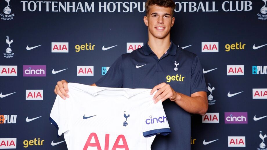 Luka Vuskovic, novo reforço do Tottenham, está emprestado ao Hamburgo
