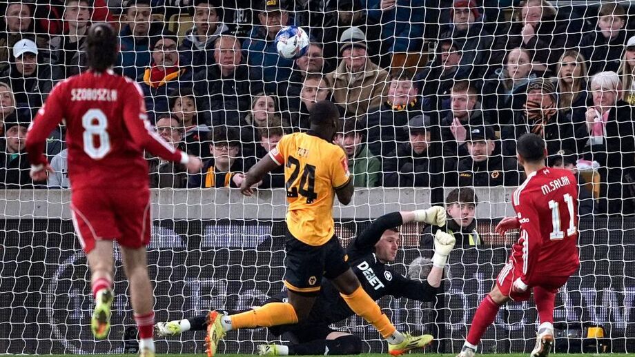 Salah marca o segundo golo do Liverpool ao Wolverhampton