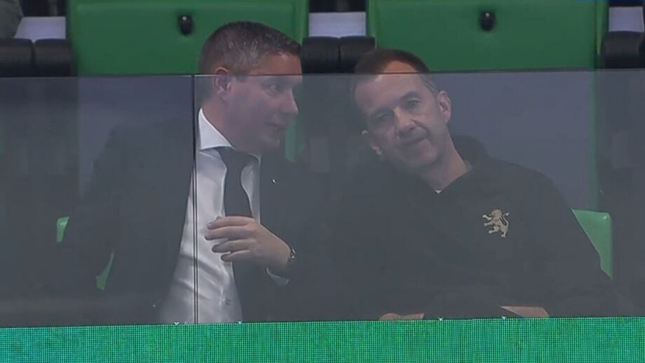 Frederico Varandas com José Fontelas Gomes na tribuna do Pav. João Rocha no Sporting-Benfica em futsal