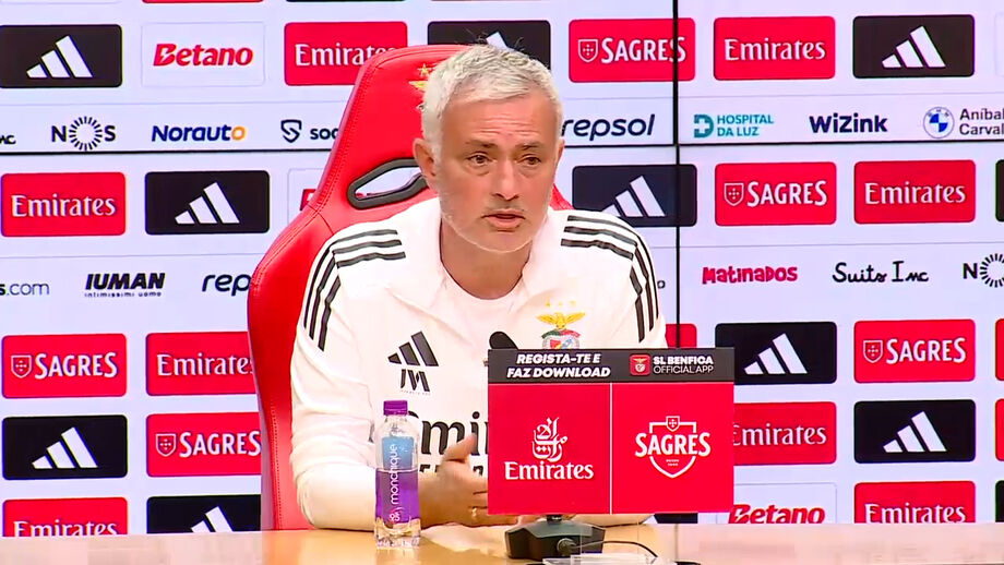 Treinador do Benfica questionado sobre a troca de acusações entre Varandas e Villas-Boas